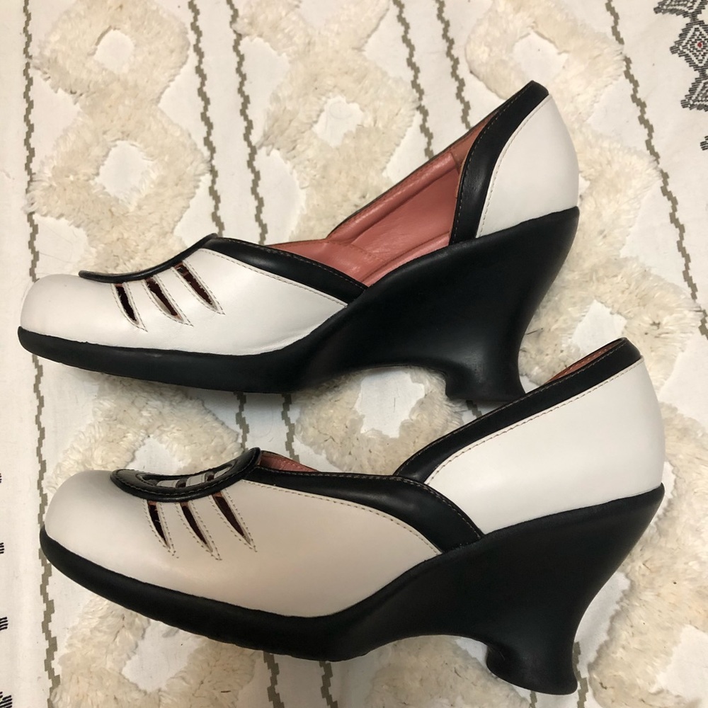 Fluevog Friends Ruby White & Black 6.5?